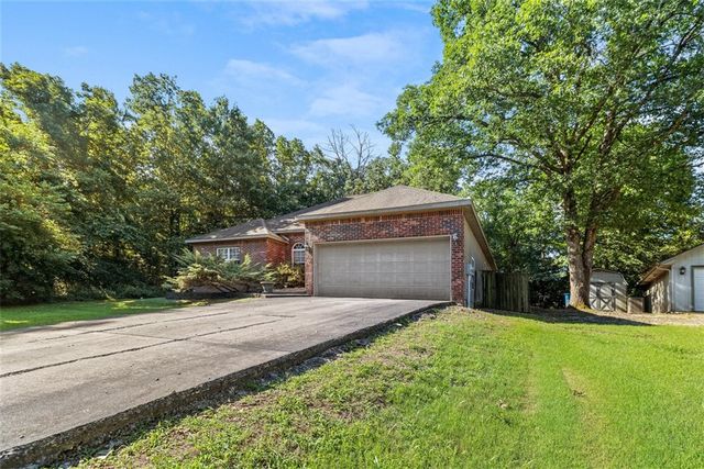 28 Harborough Drive, Bella Vista, AR 72714