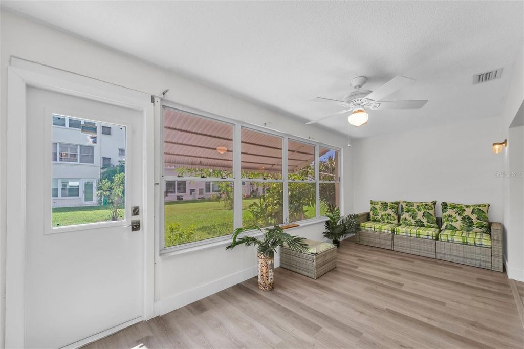 Image 16 of property listing at 3018 59TH STREET S 111, Gulfport, FL 33707