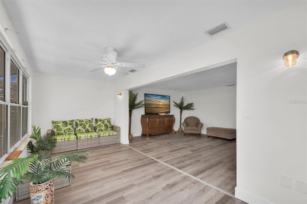 Image 19 of property listing at 3018 59TH STREET S 111, Gulfport, FL 33707