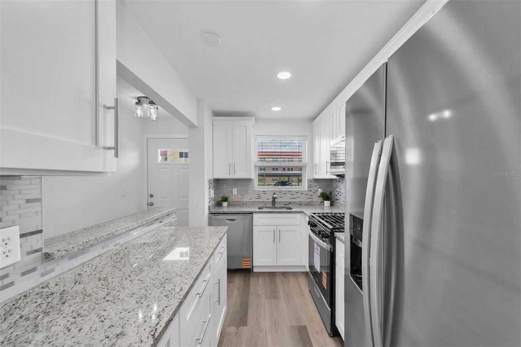 Image 5 of property listing at 3018 59TH STREET S 111, Gulfport, FL 33707