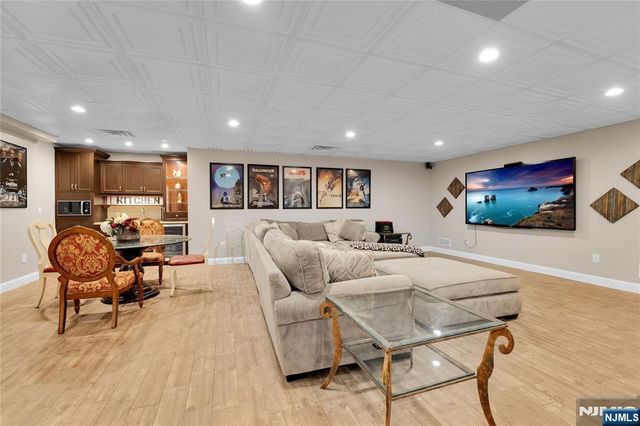127 Waughaw Road, Montville Township, NJ 07082