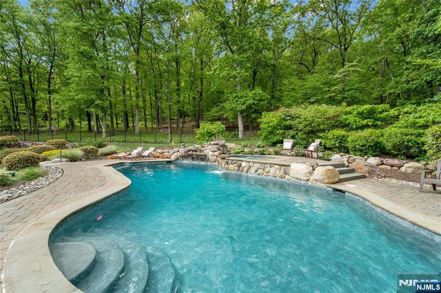 127 Waughaw Road, Montville Township, NJ 07082
