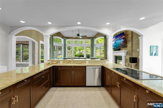 127 Waughaw Road, Montville Township, NJ 07082