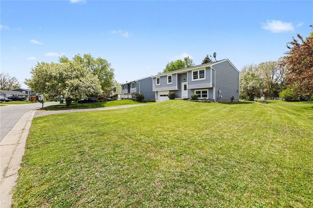 1258 Glen Carlyn Drive, Farmington, NY 14425