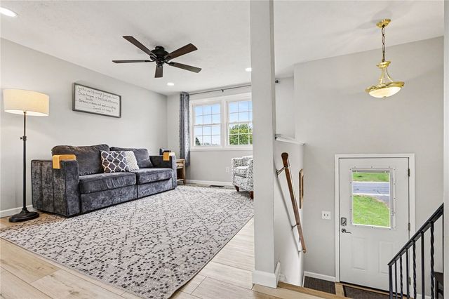 1258 Glen Carlyn Drive, Farmington, NY 14425
