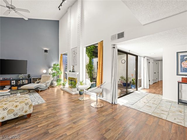 2828 San Lago Court, Las Vegas, NV 89121