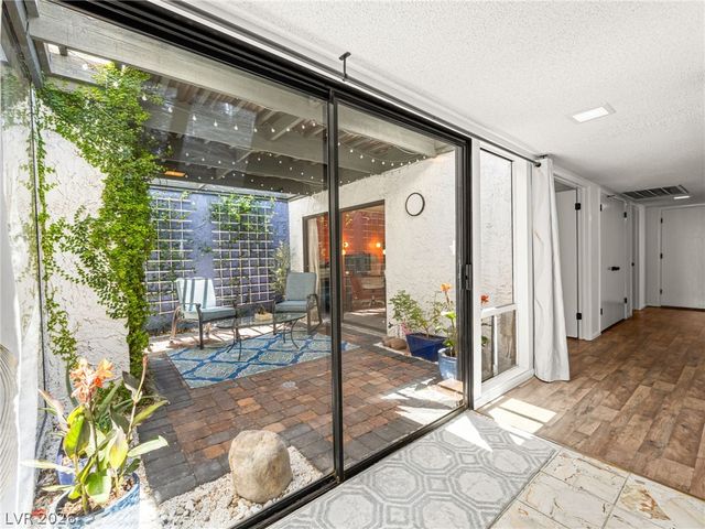 2828 San Lago Court, Las Vegas, NV 89121