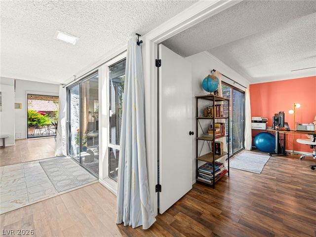 2828 San Lago Court, Las Vegas, NV 89121