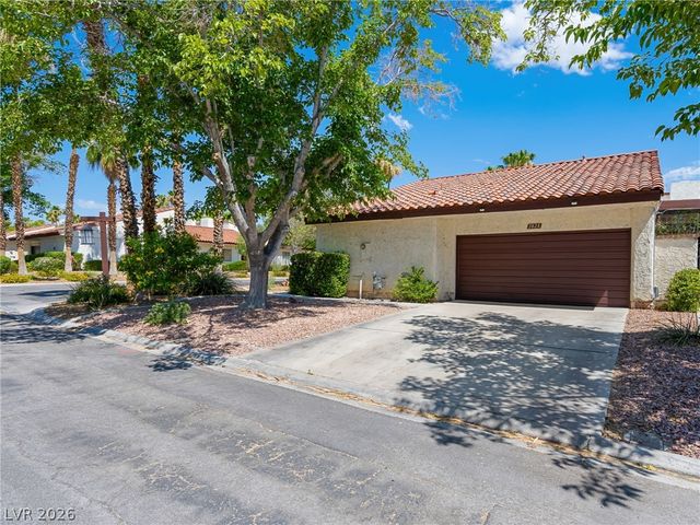 2828 San Lago Court, Las Vegas, NV 89121