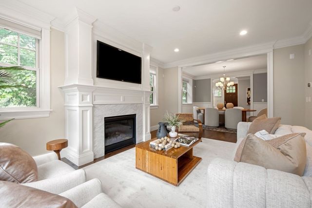11 Lillian Way 11, Wayland, MA 01778