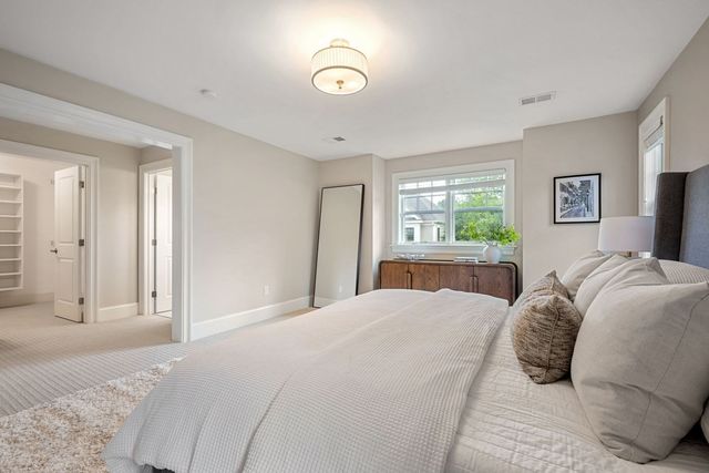 11 Lillian Way 11, Wayland, MA 01778