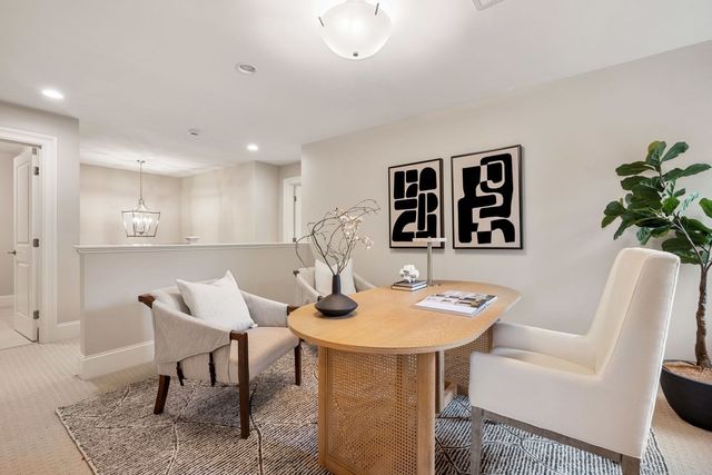 11 Lillian Way 11, Wayland, MA 01778