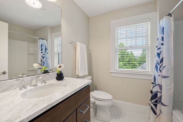 11 Lillian Way 11, Wayland, MA 01778