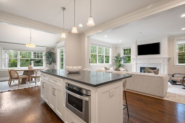 11 Lillian Way 11, Wayland, MA 01778