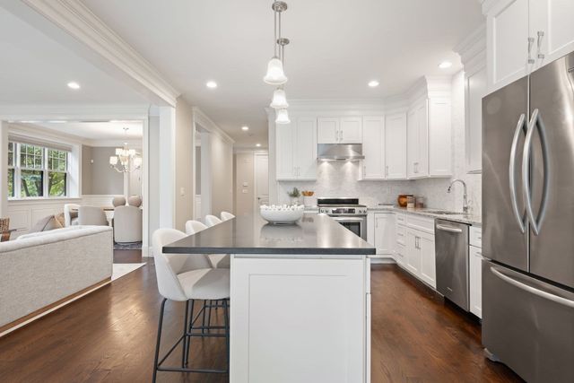 11 Lillian Way 11, Wayland, MA 01778