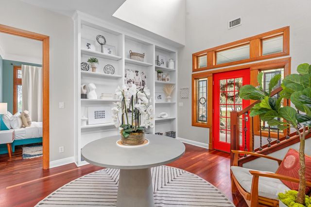 10512 Lake Park DR, Dripping Springs, TX 78620
