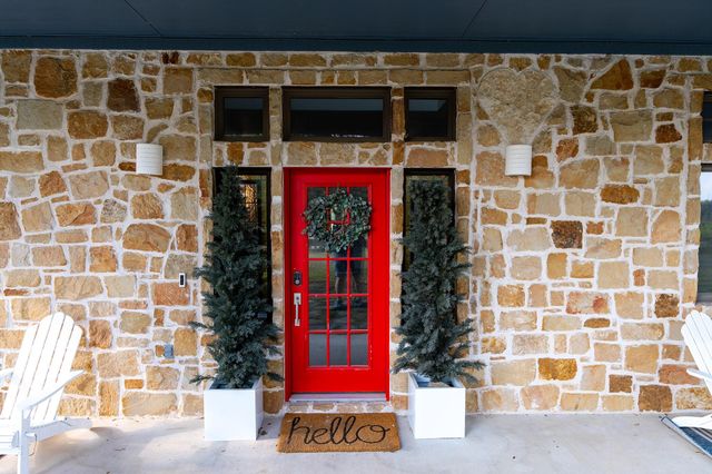 10512 Lake Park DR, Dripping Springs, TX 78620