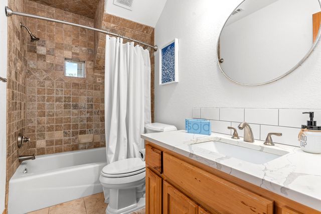 10512 Lake Park DR, Dripping Springs, TX 78620
