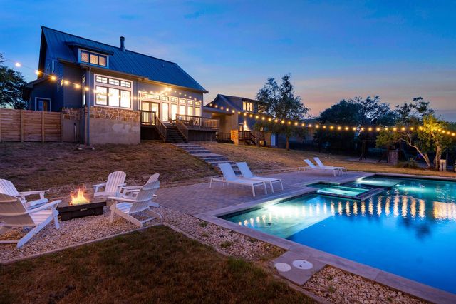 10512 Lake Park DR, Dripping Springs, TX 78620
