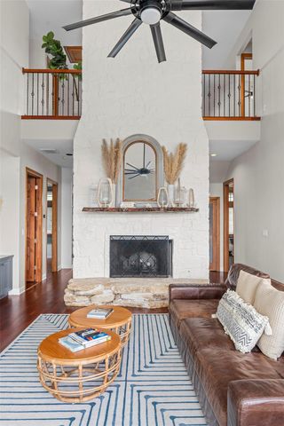 10512 Lake Park DR, Dripping Springs, TX 78620