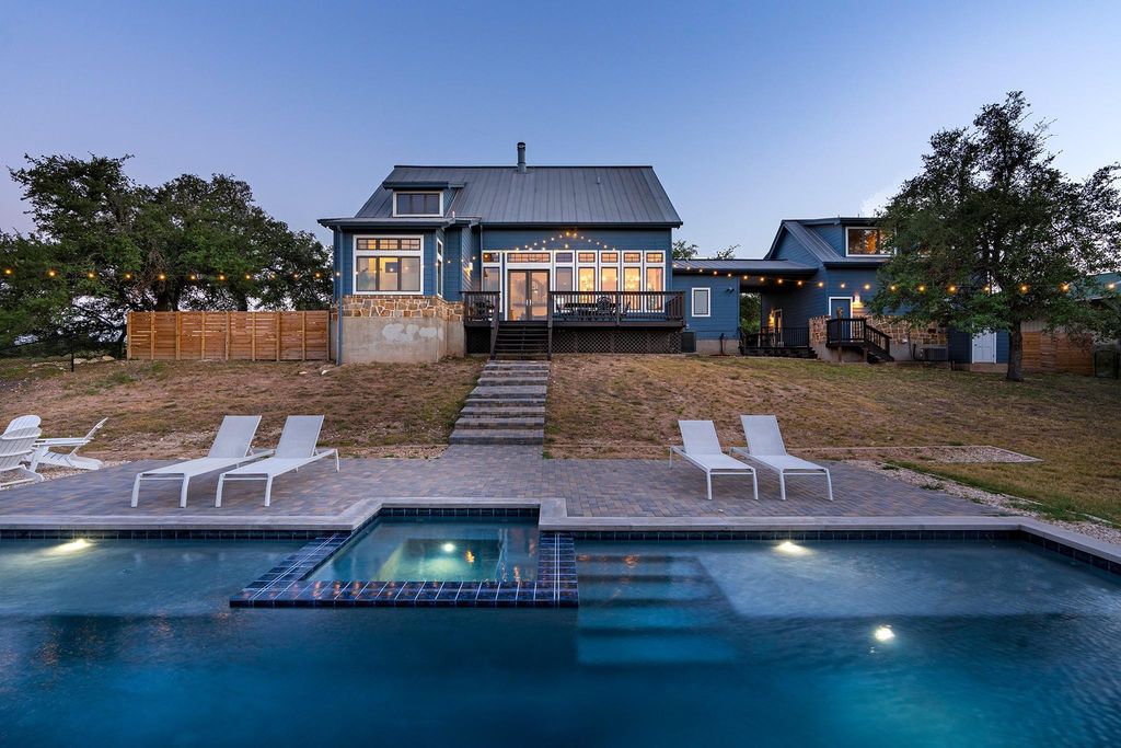 10512 Lake Park DR, Dripping Springs, TX 78620