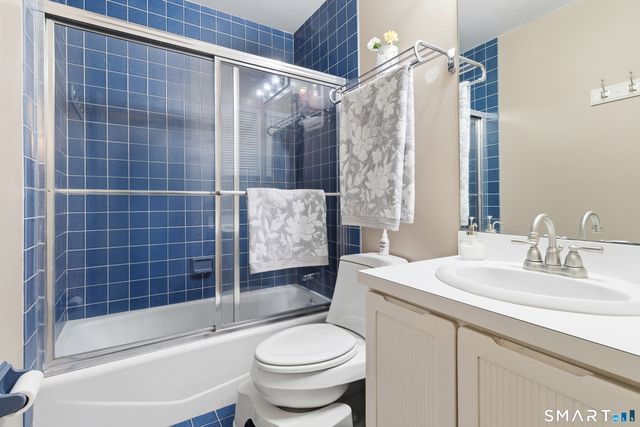 59 Brittania Drive 59, Danbury, CT 06811