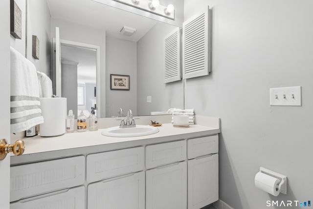 59 Brittania Drive 59, Danbury, CT 06811