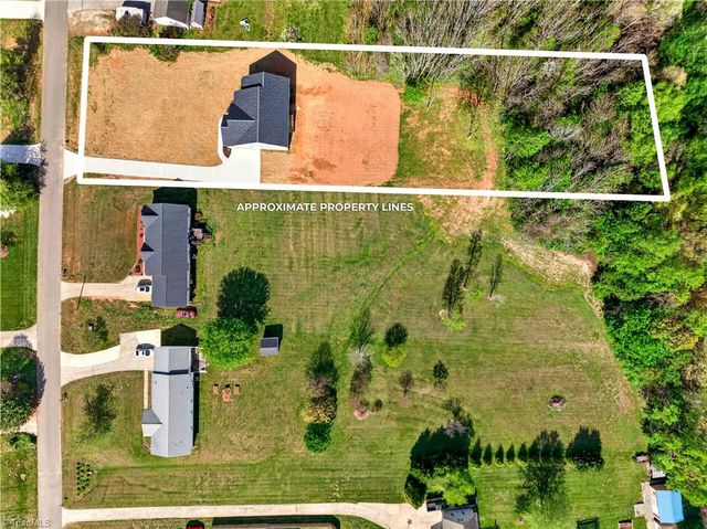 144 Tranquility Lane, Harmony, NC 28634