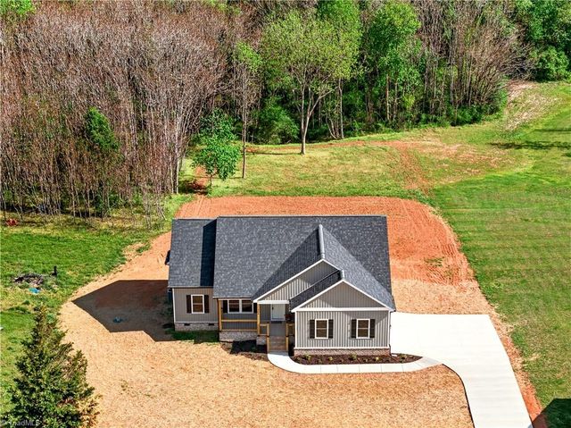 144 Tranquility Lane, Harmony, NC 28634