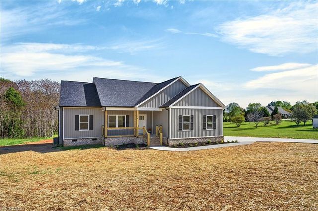 144 Tranquility Lane, Harmony, NC 28634