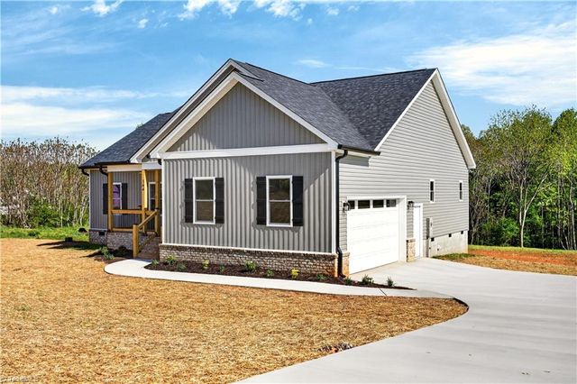 144 Tranquility Lane, Harmony, NC 28634