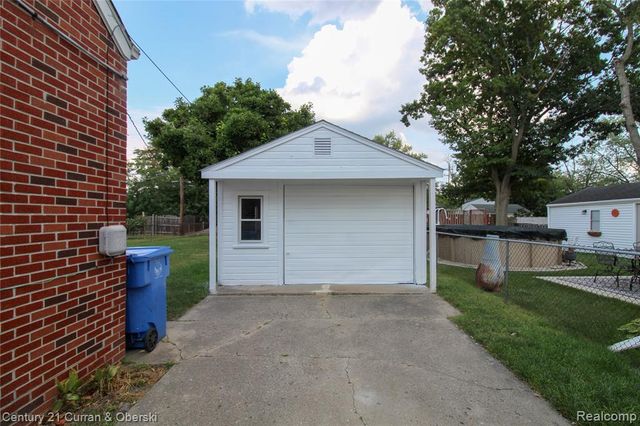 6832 Norborne Avenue, Dearborn Heights, MI 48127
