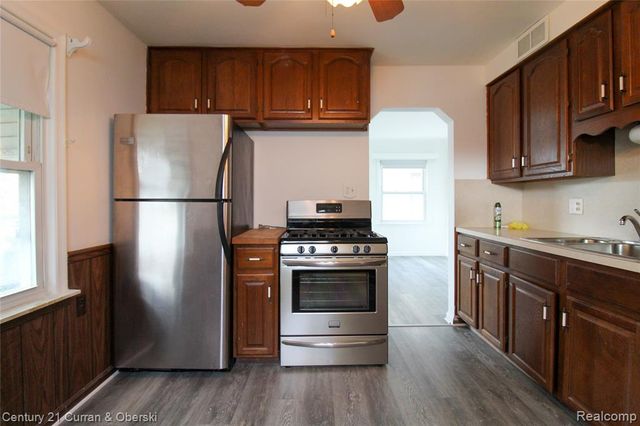 6832 Norborne Avenue, Dearborn Heights, MI 48127