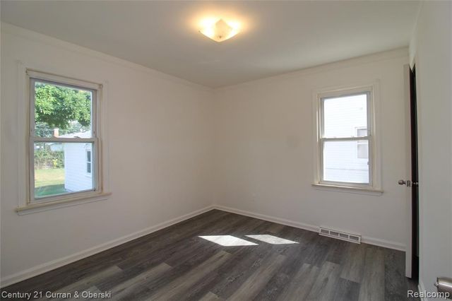 6832 Norborne Avenue, Dearborn Heights, MI 48127