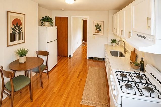 19 Norumbega Terr 1, Waltham, MA 02453