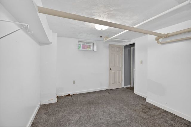 253 Oak St, Holyoke, MA 01040