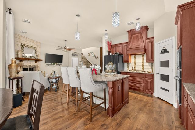 5011 Lake Park Drive, Mansfield, TX 76063