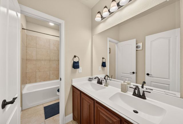 5011 Lake Park Drive, Mansfield, TX 76063