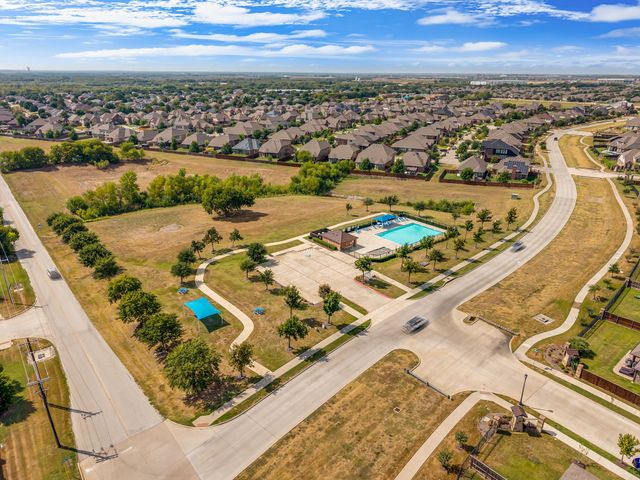 5011 Lake Park Drive, Mansfield, TX 76063
