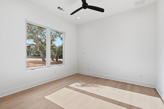 15 Champion CIR, Wimberley, TX 78676