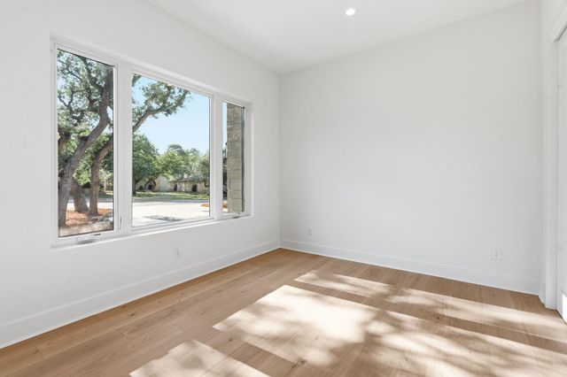 15 Champion CIR, Wimberley, TX 78676