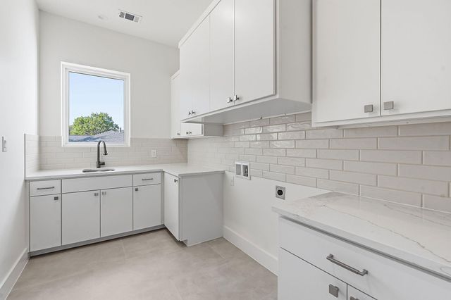 15 Champion CIR, Wimberley, TX 78676