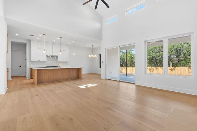 15 Champion CIR, Wimberley, TX 78676