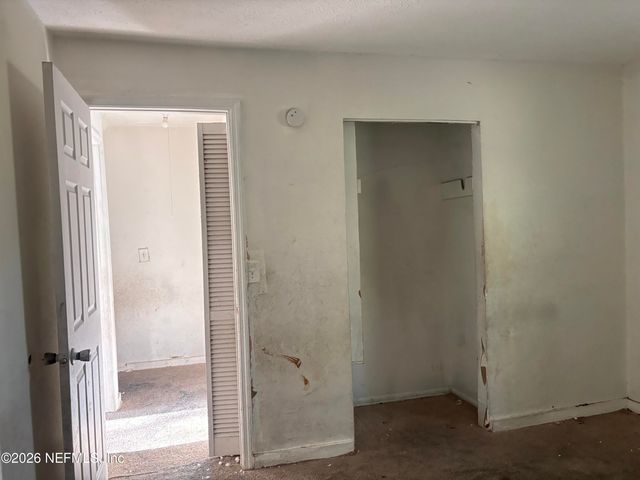 7047 KEN KNIGHT Drive E, Jacksonville, FL 32209