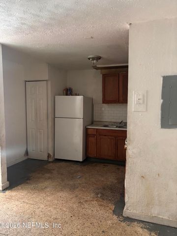 7047 KEN KNIGHT Drive E, Jacksonville, FL 32209