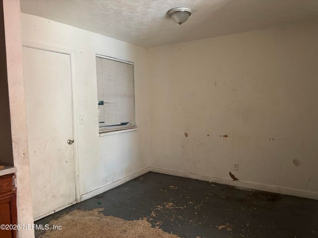 7047 KEN KNIGHT Drive E, Jacksonville, FL 32209