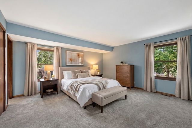 713 N Elm Circle, Itasca, IL 60143