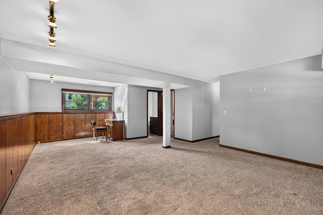 713 N Elm Circle, Itasca, IL 60143