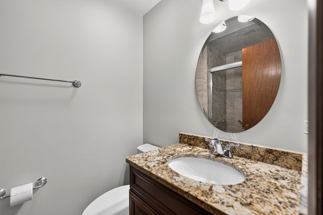 713 N Elm Circle, Itasca, IL 60143