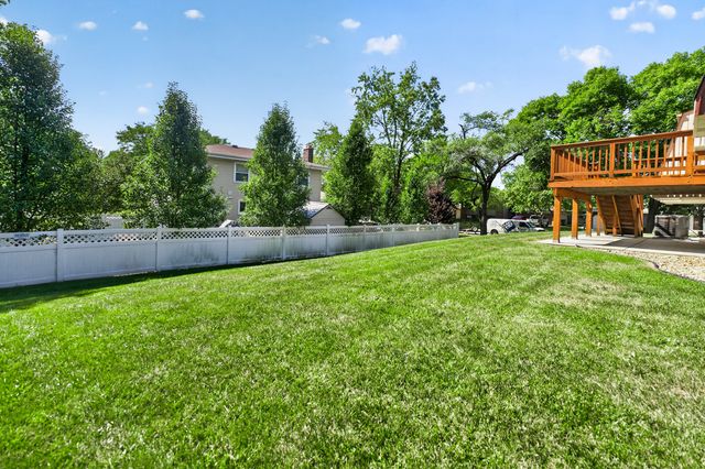 713 N Elm Circle, Itasca, IL 60143